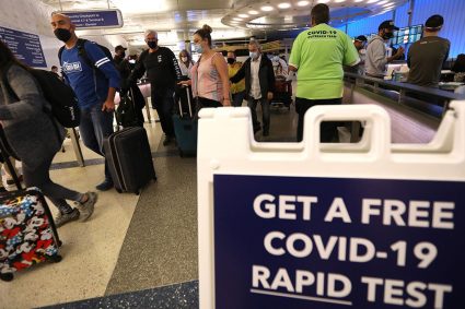 Estados Unidos ya no solicitará un test de covid a los turistas internacionales