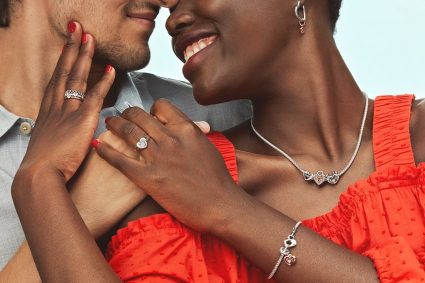 San Valentín: Inmortaliza cada capítulo de tu historia de amor con Pandora