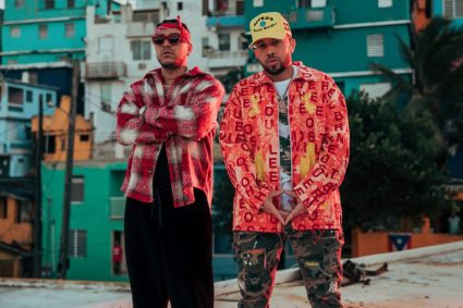 Ryan Castro y De La Ghetto se unen para el estreno de “X 1 Beso”  