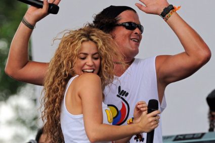 Shakira reconoce la trayectoria de Carlos Vives: “Tu legado es invaluable”