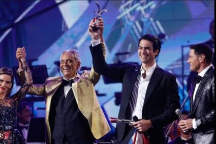VIDEO | Andrea Bocelli y su hijo cantan a dúo en Viña del Mar 2024