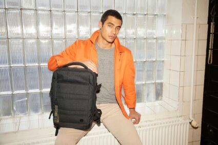 CAT presenta looks de invierno y mochilas cabineras para viajar