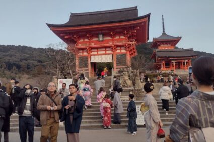 Japón alcanza récord de turistas en el primer semestre del año