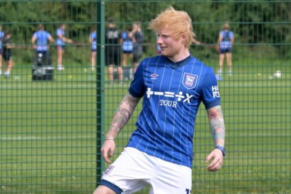 Ed Sheeran y el sueño de todo ‘futbolero’: compra acciones del club del que es hincha
