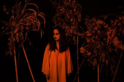 Obra de terror psicológico: Experimenta el horror más profundo con «Evocaciones VI, Teatro de recorrido»
