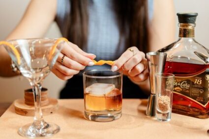 Tres cócteles fáciles y deliciosos con Ron Flor de Caña para cualquier ocasión