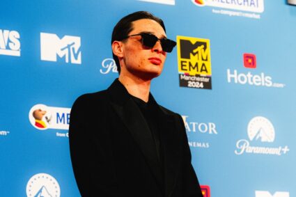 Peso Pluma se consolida como el mejor artista latino en los premios europeos de MTV