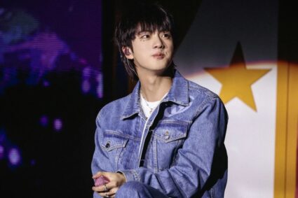 Jin de BTS estrenó su primer álbum en solitario “Happy”