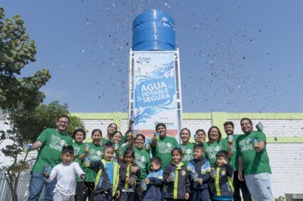 Starbucks y Planet Water Foundation se unen para proporcionar agua segura a comunidades vulnerables en Perú