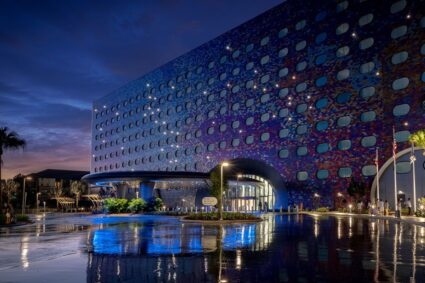 El parque Universal inaugura en Florida un hotel inspirado en el cosmos