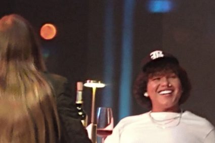 Beéle es captado con misteriosa joven en un restaurante: ¿Nueva conquista a la vista?