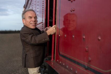 Warwick Davis vuelve a Hogwarts en la nueva serie de Harry Potter