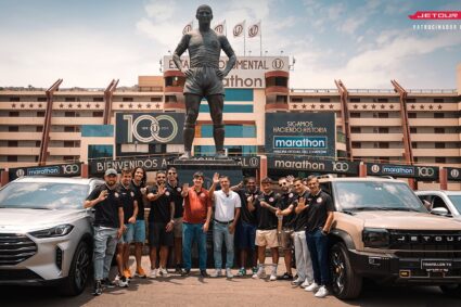 Jetour equipa a Universitario de Deportes con nuevas SUV’s para su plantel