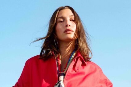Hailey Bieber se convierte en la nueva imagen de MANGO para el verano 2026