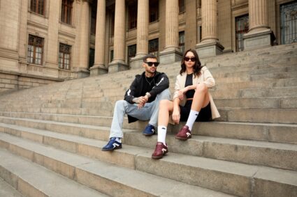 Cómo combinar zapatillas urbanas: cinco formas de elevar cualquier outfit