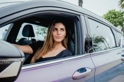 Geely refuerza su presencia en Perú uniendo seguridad, deporte y estilo de vida